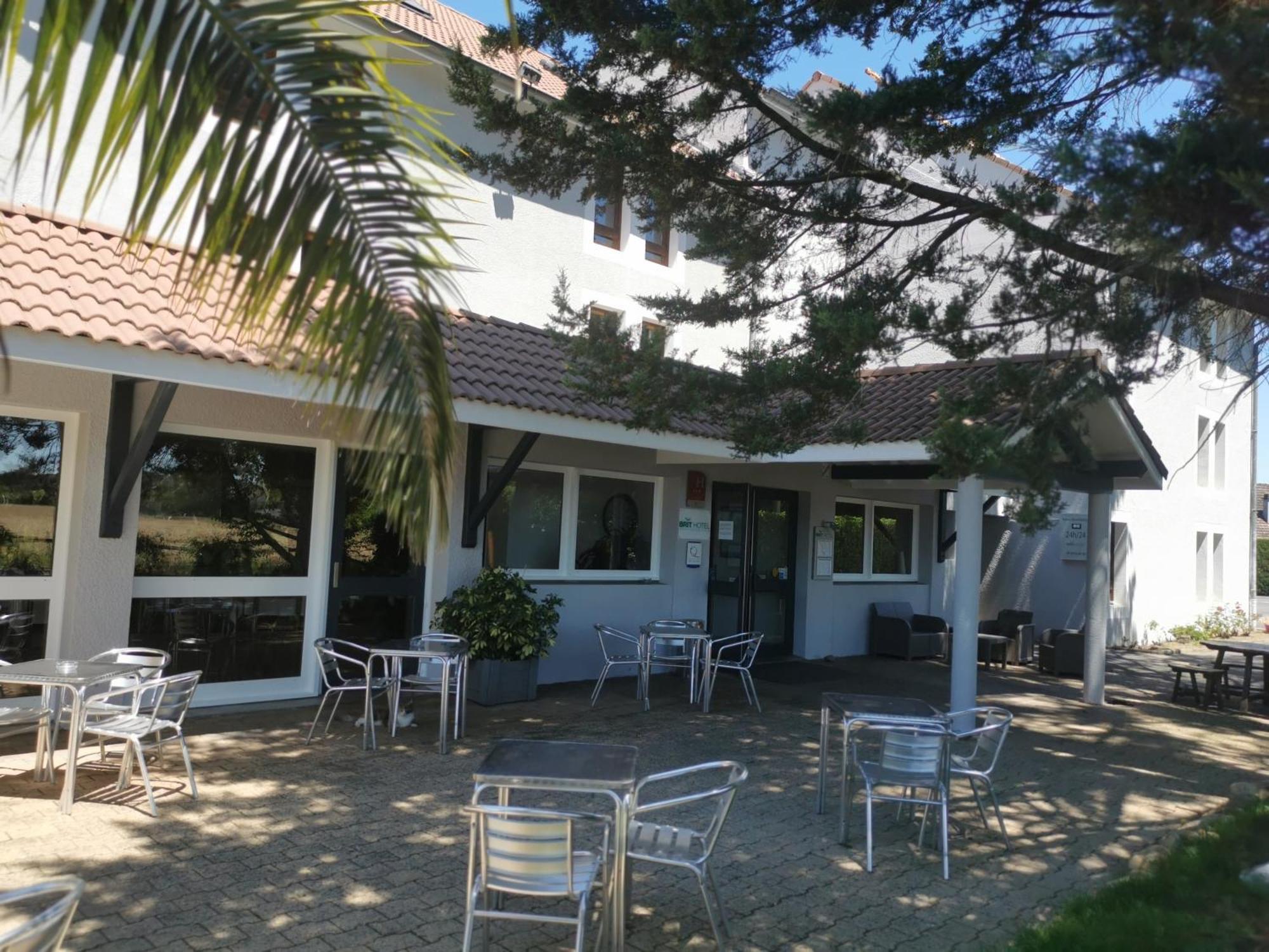 Brit Hotel Confort Pau Lons Kültér fotó