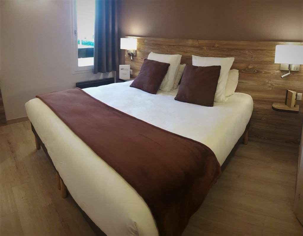 Brit Hotel Confort Pau Lons Szoba fotó