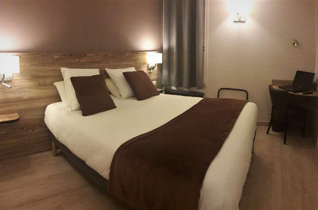 Brit Hotel Confort Pau Lons Szoba fotó