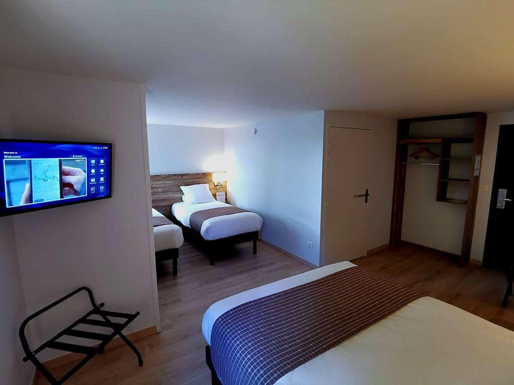 Brit Hotel Confort Pau Lons Szoba fotó
