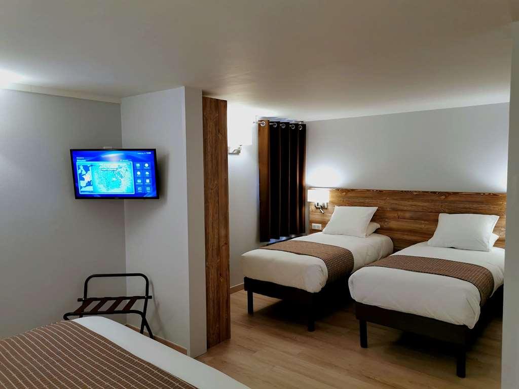 Brit Hotel Confort Pau Lons Szoba fotó