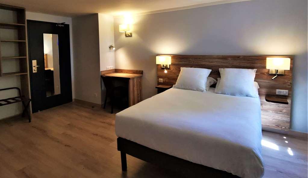 Brit Hotel Confort Pau Lons Szoba fotó