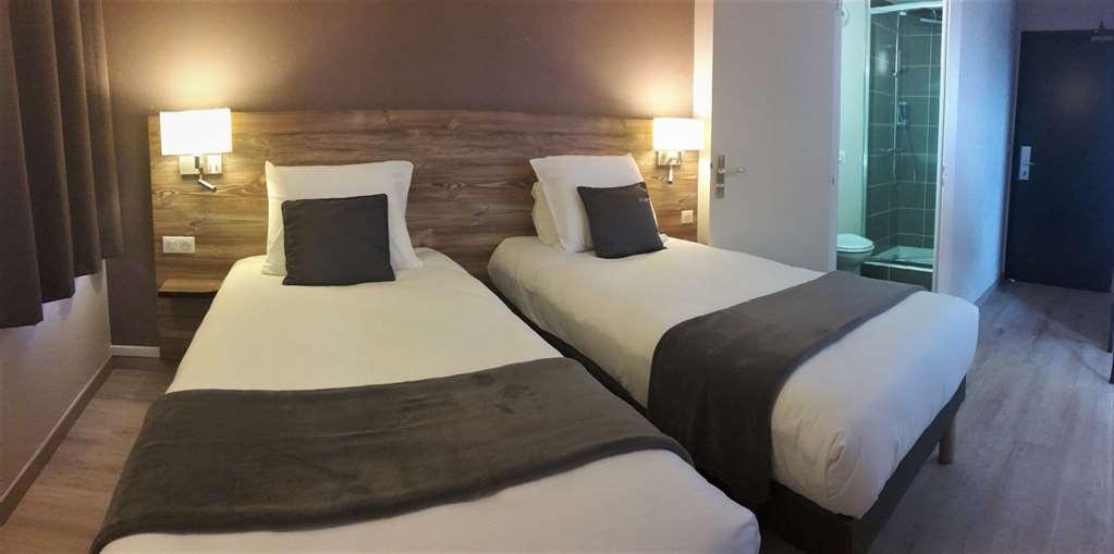 Brit Hotel Confort Pau Lons Szoba fotó