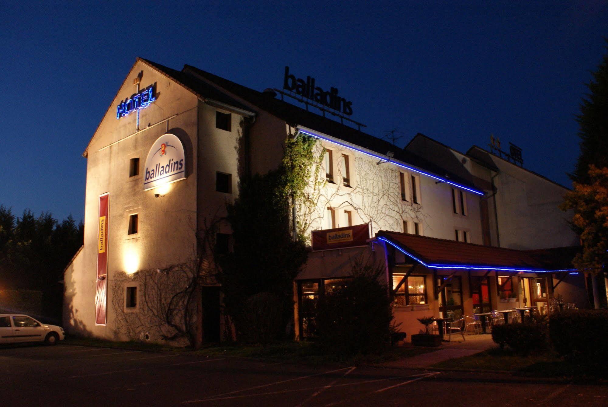 Brit Hotel Confort Pau Lons Kültér fotó