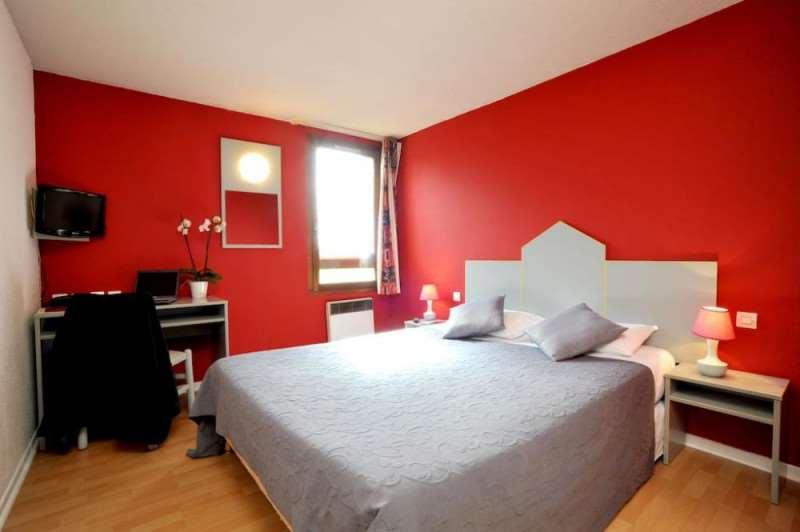 Brit Hotel Confort Pau Lons Szoba fotó