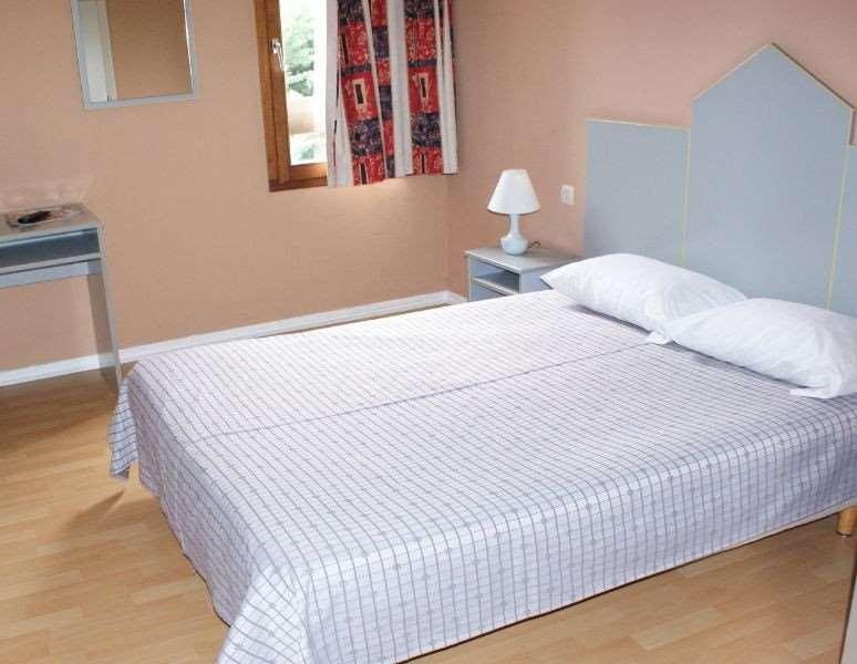 Brit Hotel Confort Pau Lons Szoba fotó